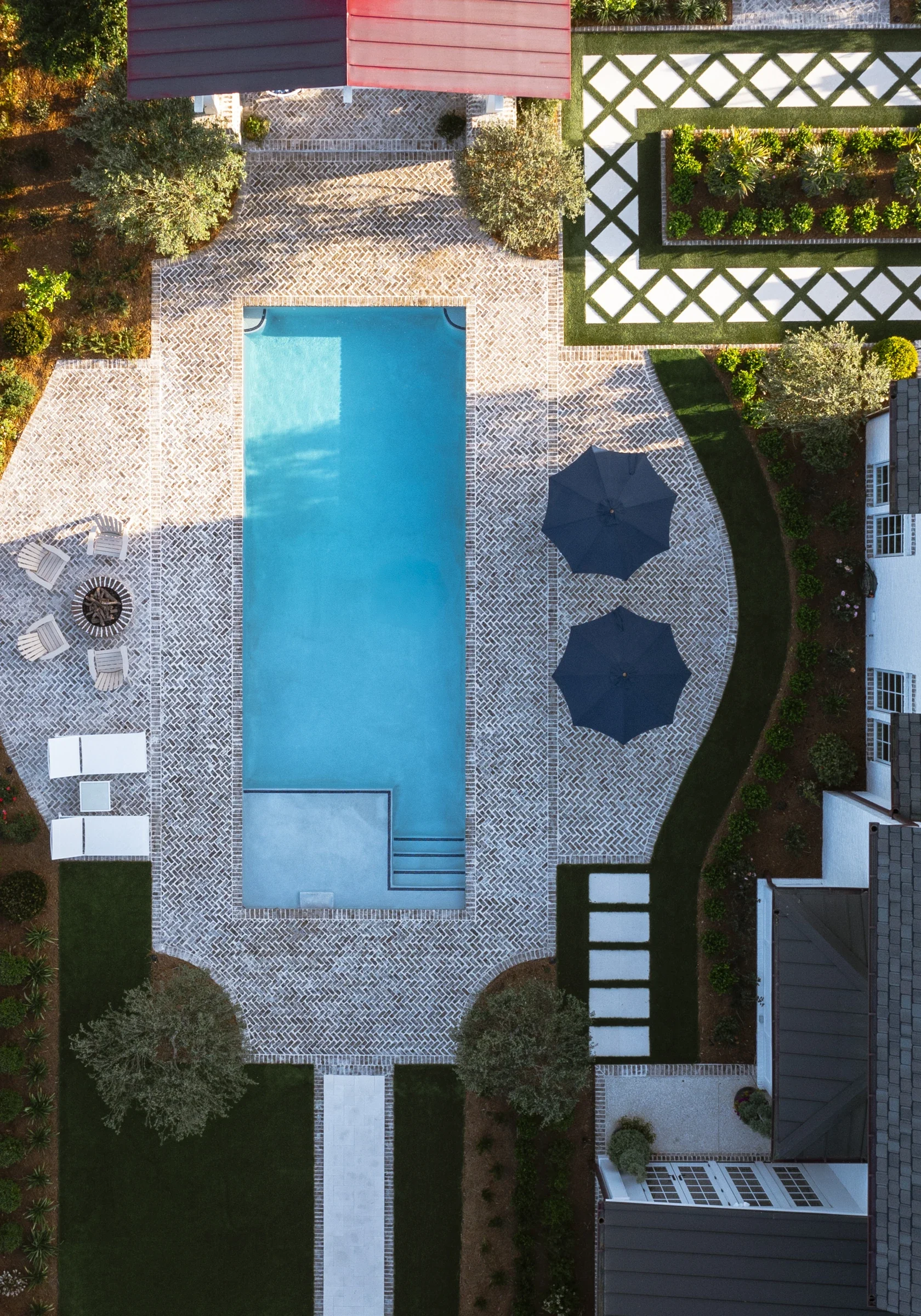 Pool & Pavillion at Lakeside Luxury
